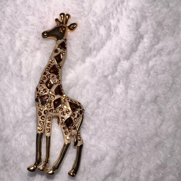 Golden Tone Giraffe Brooch Pendant - Picture 7 of 10